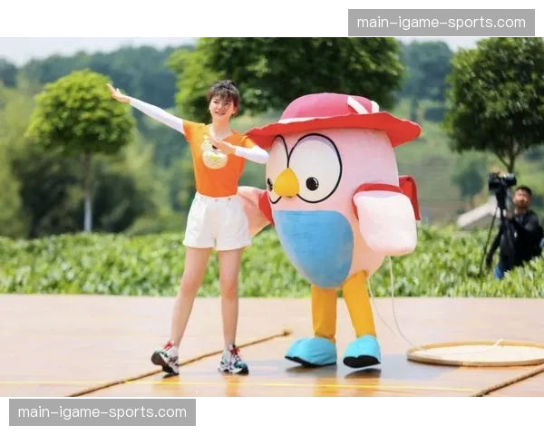 趣味互动：格鲁吉亚站设置“挑战冠军”环节，小观众上台与卡通人偶较量