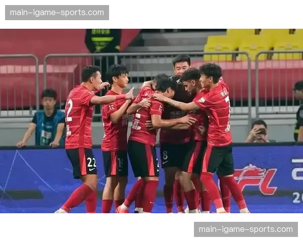 成都蓉城迎战浙江队，领头羊冲击五连胜巩固榜首位置